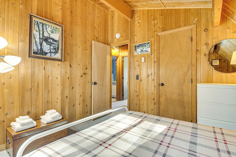 Million-dollar View: Waterfront Cabin in Bridgton!