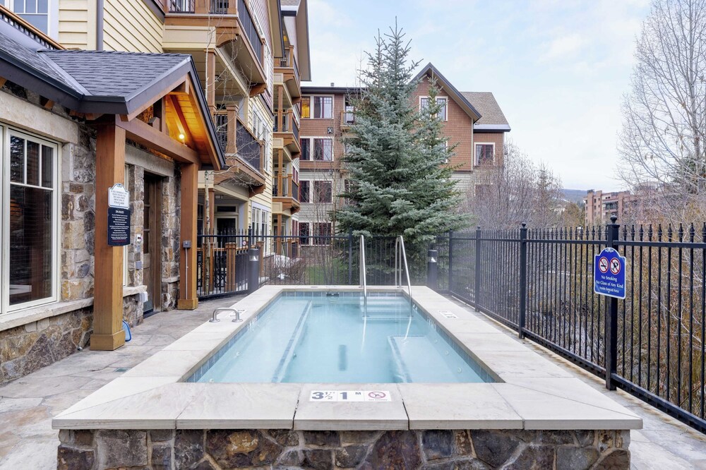 Steps to Lifts, Peak 9, Main Street Balcony, Lounge Pool Water House 5204