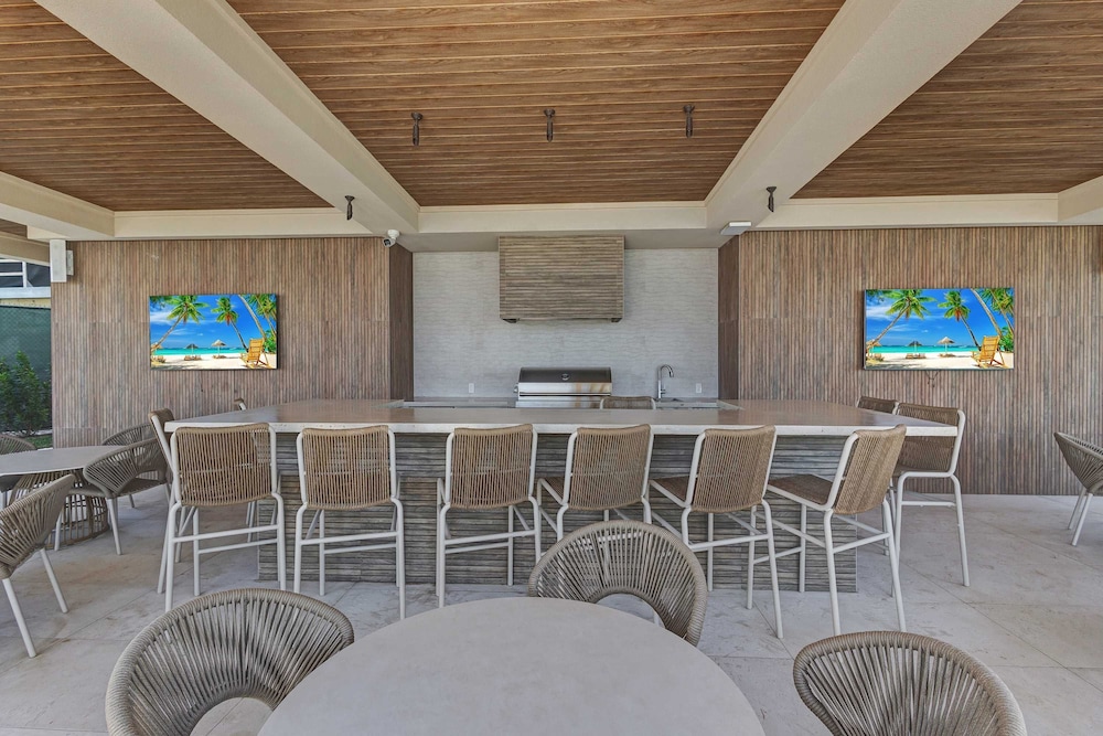 Aqualina 1101 Penthouse