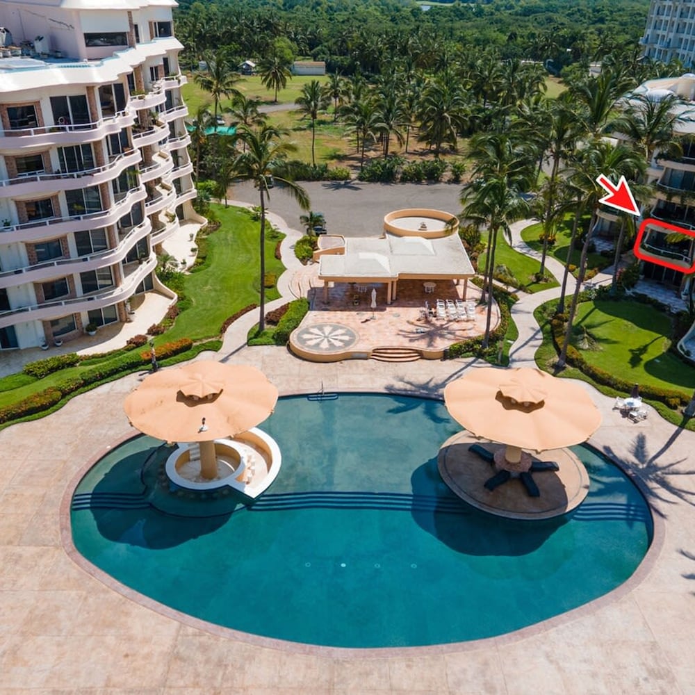 Ocean Front Condo With Pool Sleeps 6 Adults view 2