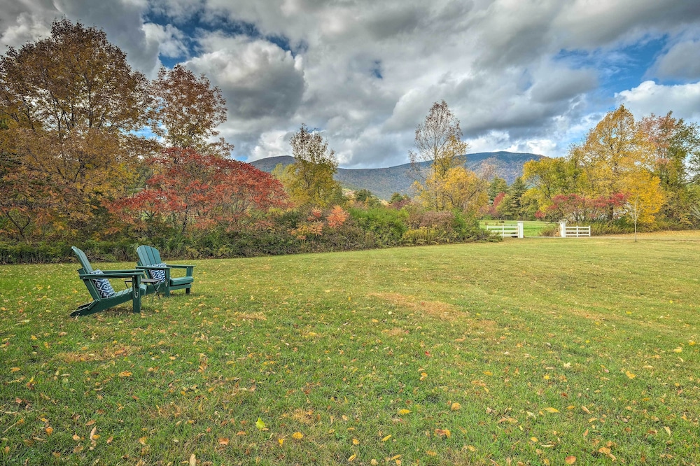 Luxe 'green Barn' Near Skiing w/ Mt Equinox Views! view 5