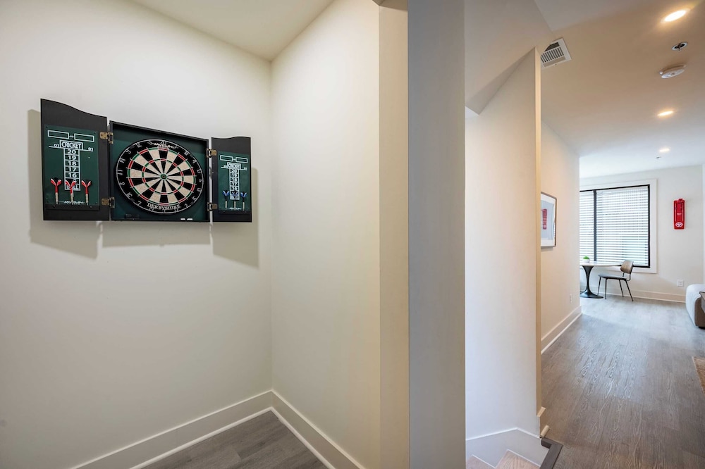 Sleeps 24 Rooftop, Game Room & Outdoor Spaces Just 10 Min to Broadway Outrider by Avantstay