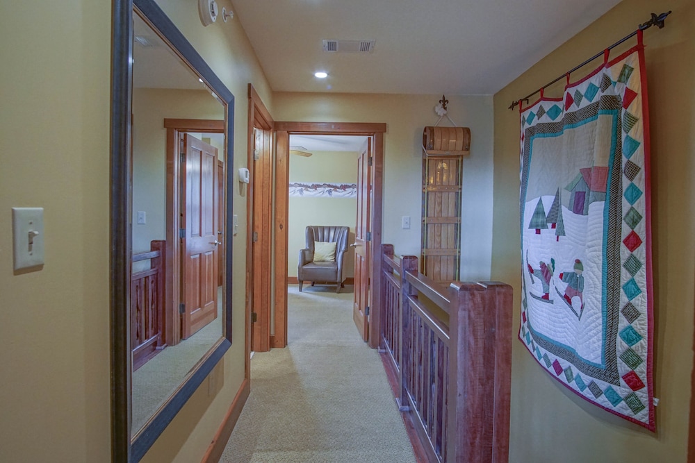 Camp 4 # 11: 3 Bedrooms + Bonus Sleeping Den, 3.5 Baths: Slope Side