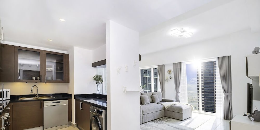 LUX The West Wharf Canal View Suite