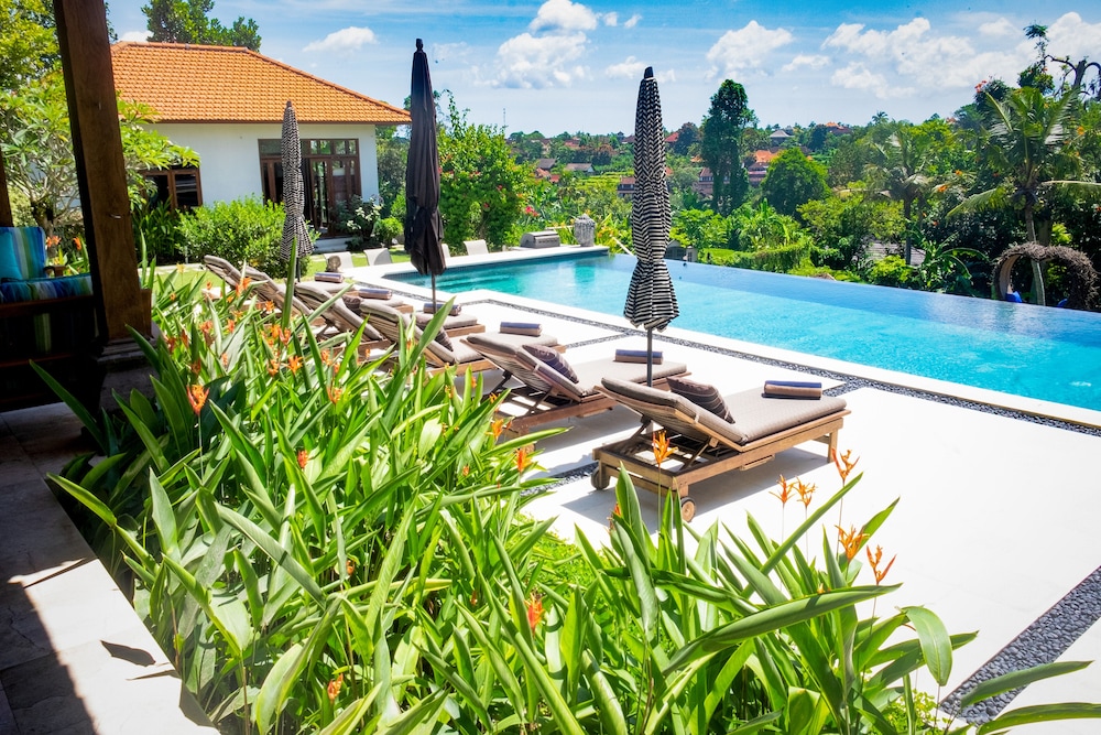 Lebah Villas