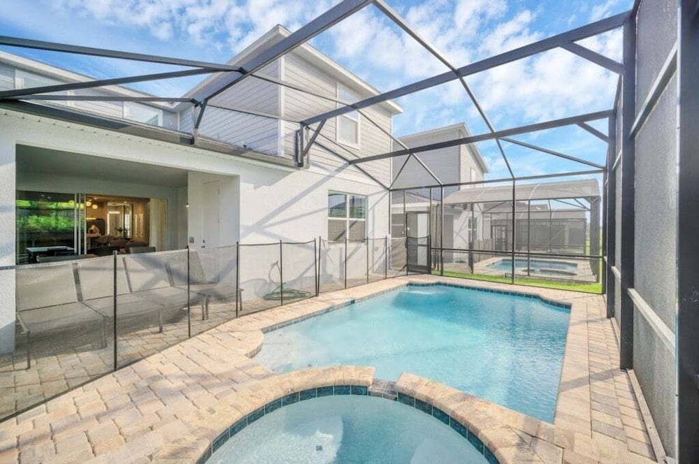 Private Pool, Spa, Movie Theater Room For Family! 7 Bedroom Villa