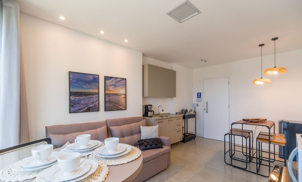 MHF II Apts Variados em Prédio com Vista para o Mar em Itapema