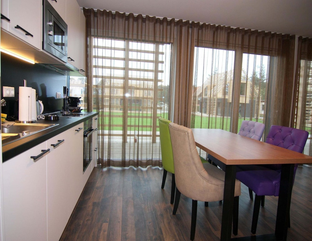 Chalet Near Schwerin With Golf & Castle Views