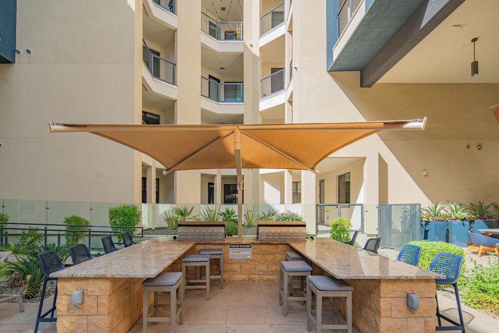ROVE LIVING/KB - Scottsdale Grand