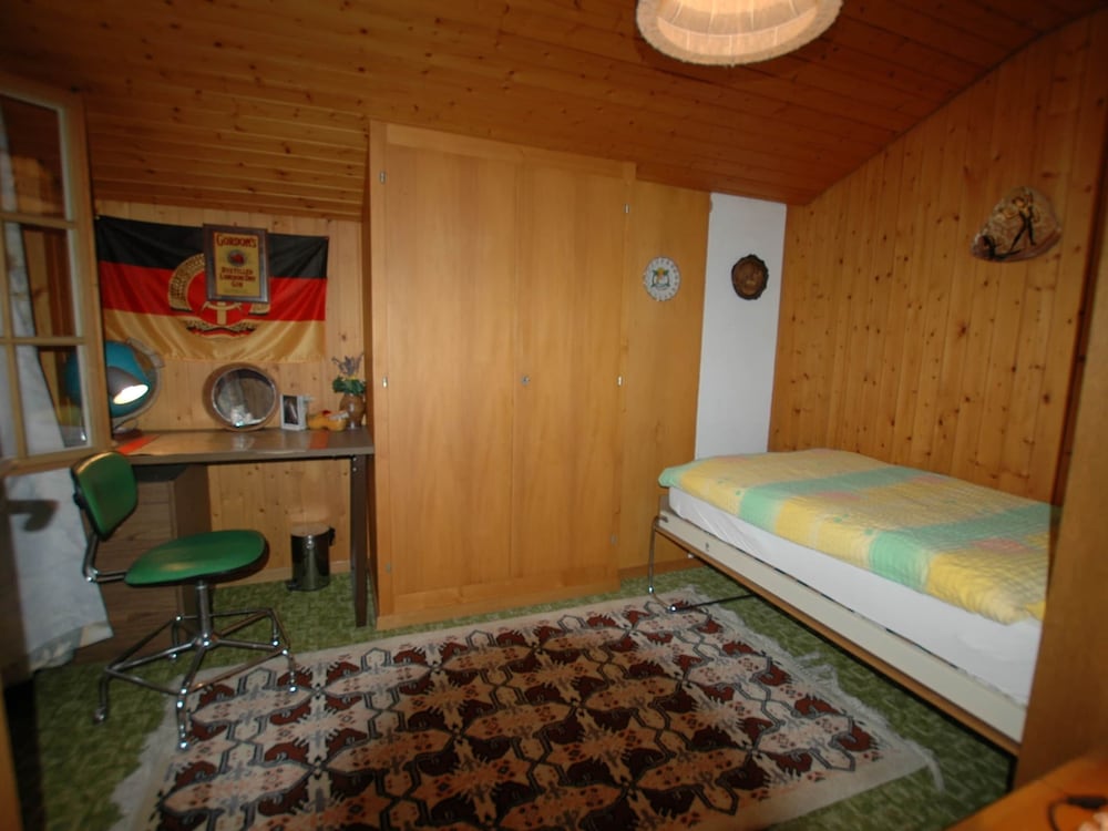 Pristine Home in a Charming Village, Large Grassy Sunbathing Area, View of the Mönch and Jungfrau view 4