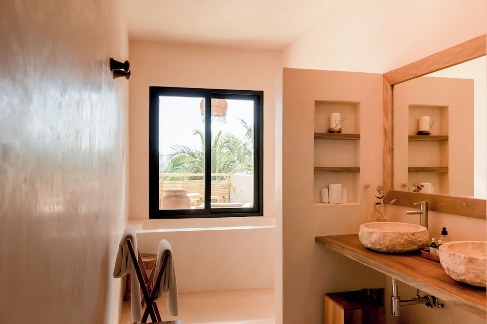 Best-Located Beach Suite with pool.