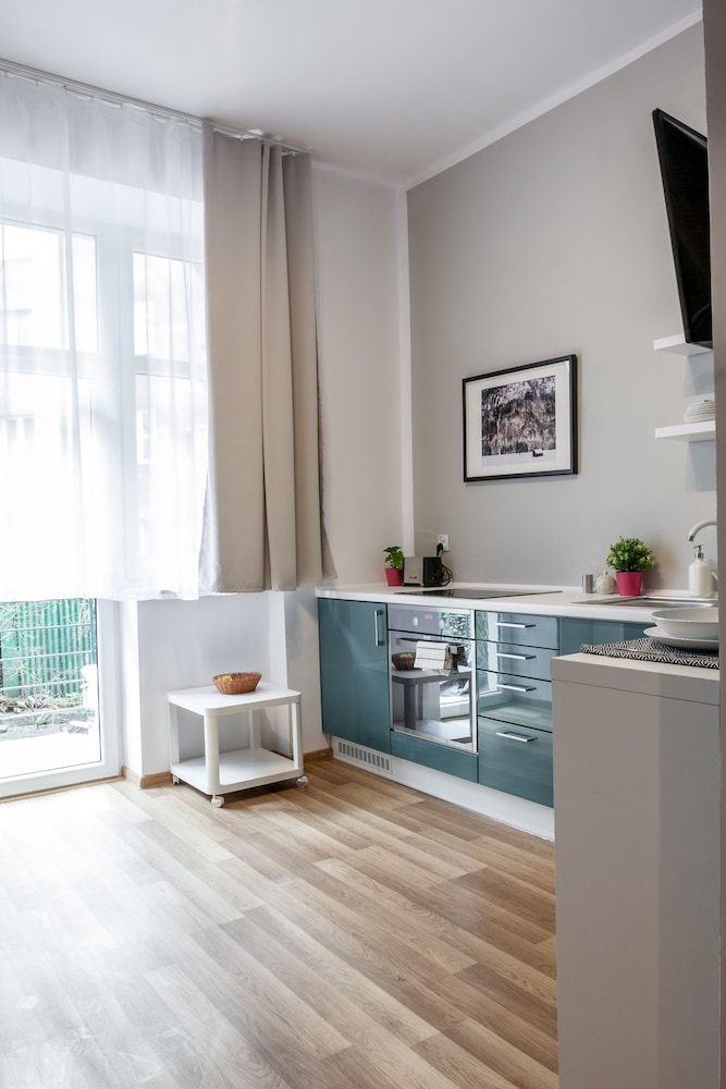 FriendHouse Apartments