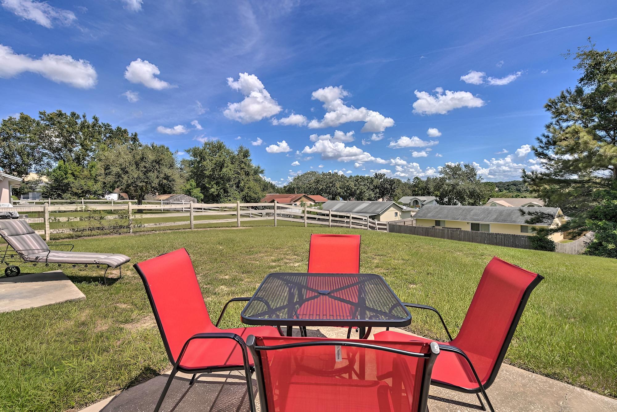 Family-friendly Home ~ 12 Mi to Disney + Universal