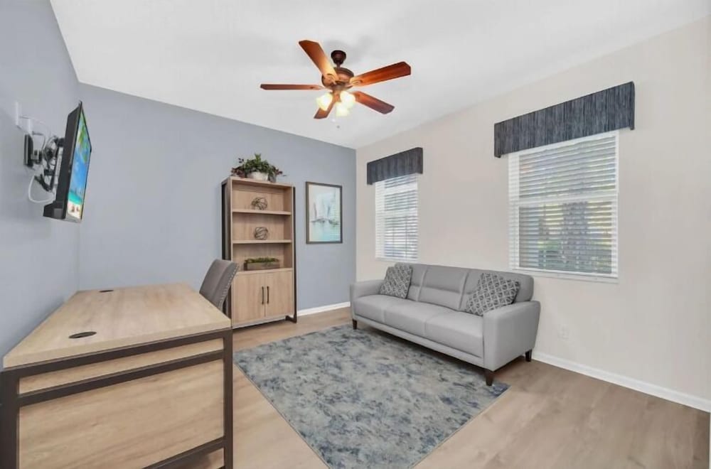 Stunner 6Br W/ South Pool, Lake View & Near Golf