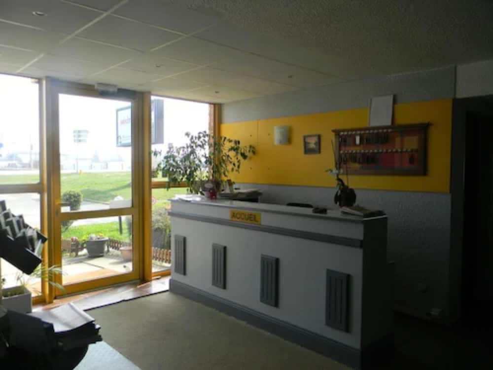 Poitiers Vacations - Class Hotel Poitiers - Property Image 3