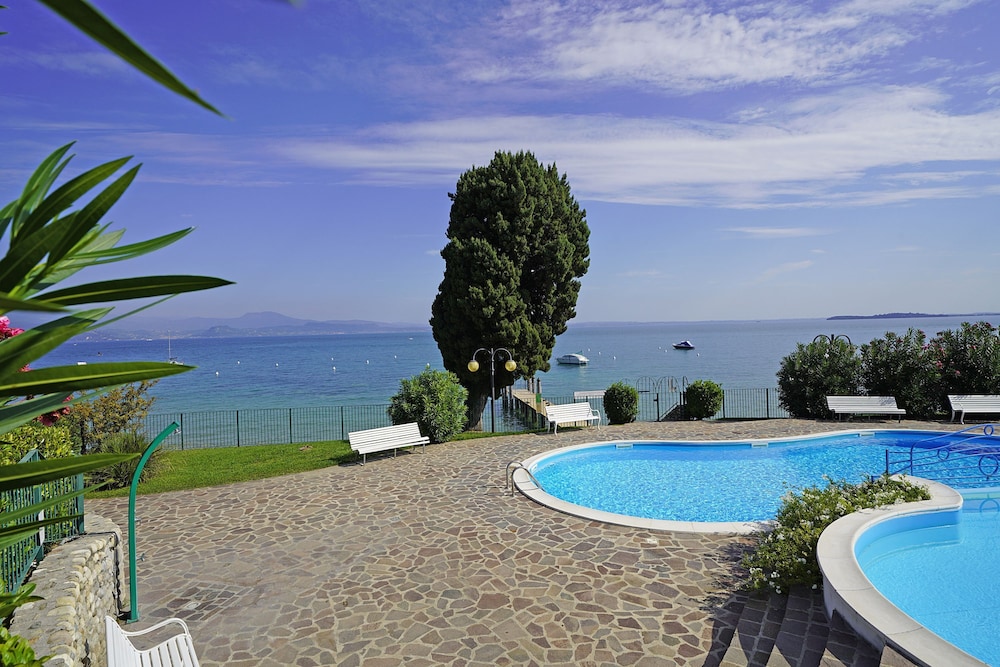 Specchio sul Lago in Manerba del Garda