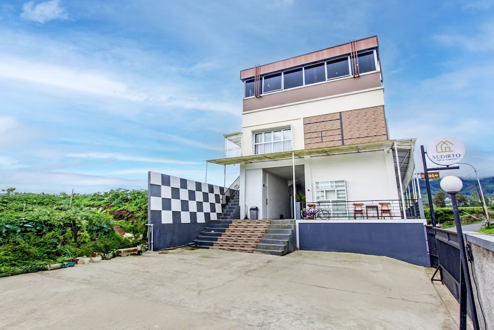 Capital O Sudirto Villa Dan Homestay Dieng