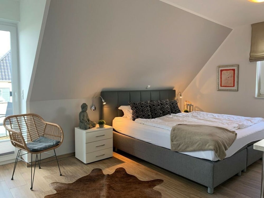 Haus Seeblick Modern Retreat