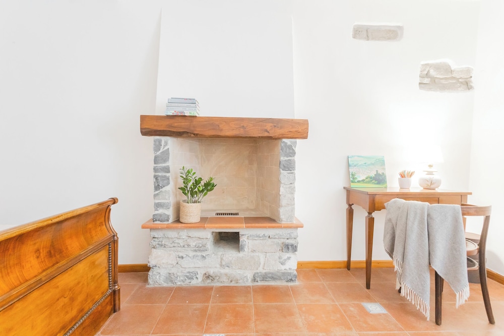 Emily's Holiday House - Authentic Lake Como by Rent all Como