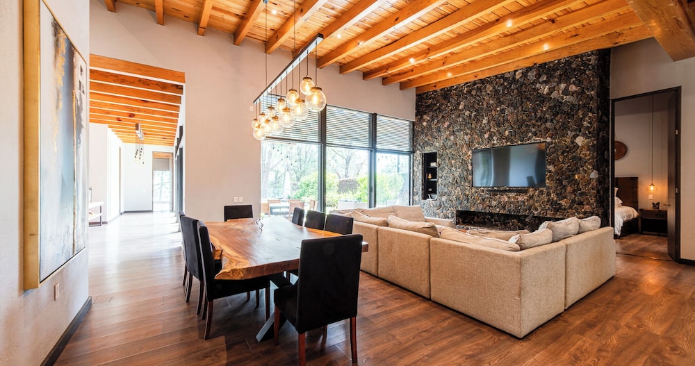 Pedacito de Lago - Lakeview Home