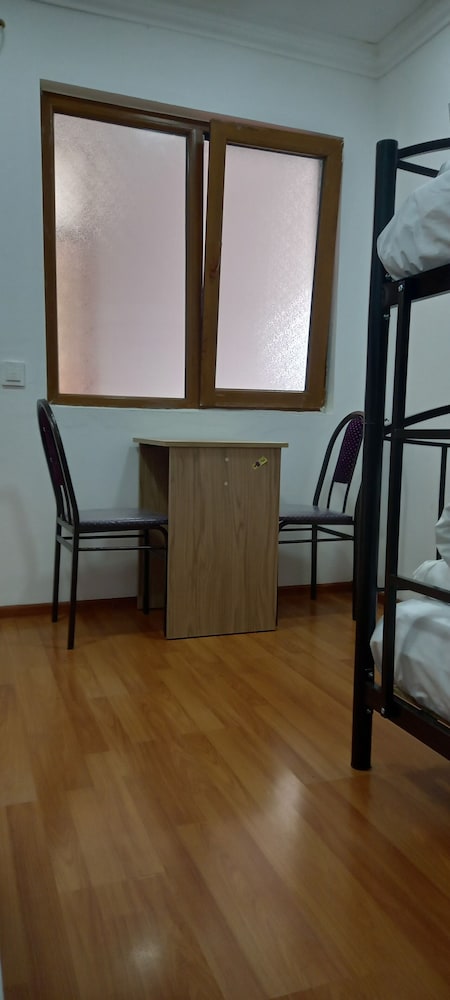 28 may Centr City hostel