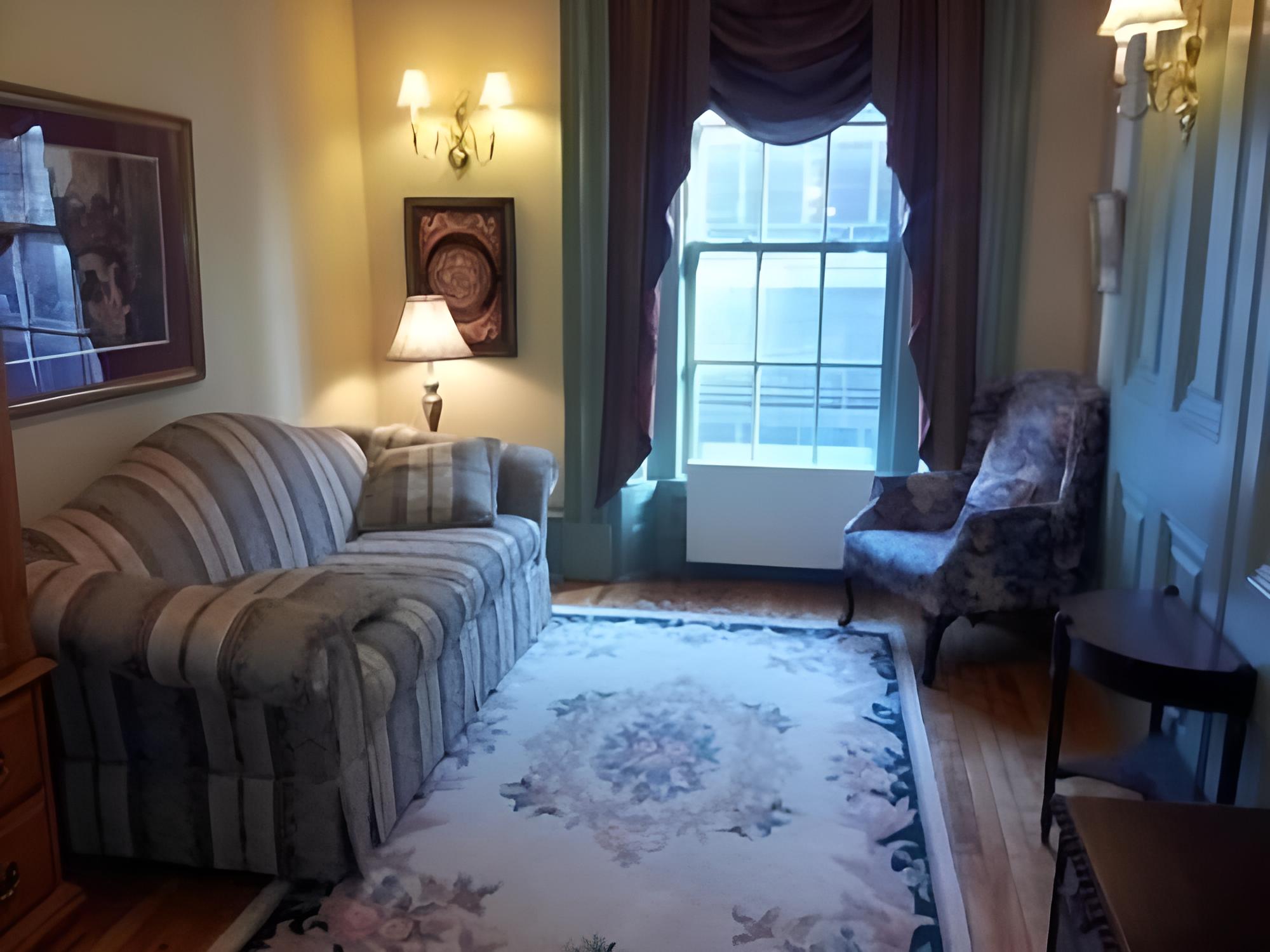 Chipman Hill Suites - Senator Dever House