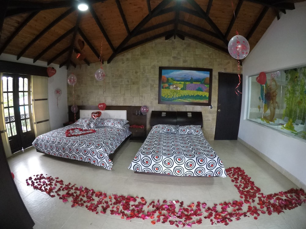 Mansion del Lago Calima - Property Image 19