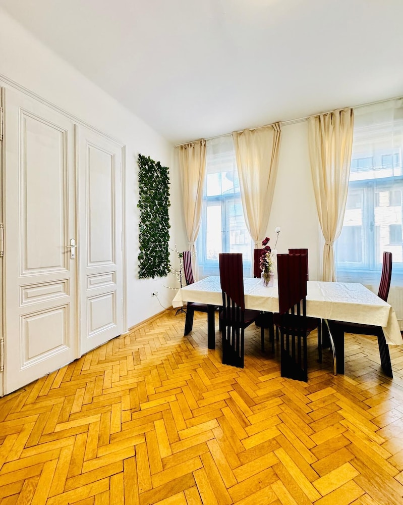Cozy 1BR and Living Room Apartment