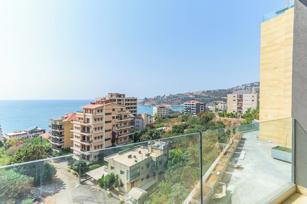 Jounieh Living - Residences by Local Host