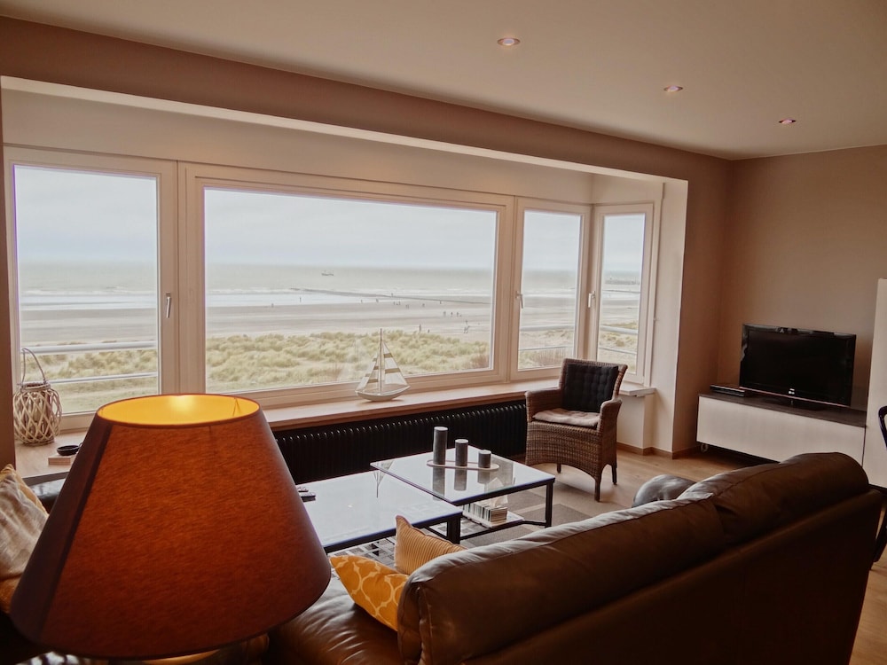 Apartment in Nieuwpoort With Ocean Views