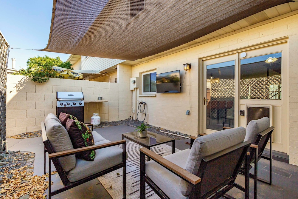 Walk to Old Town & Giants Stadium! Unit w/ Pool