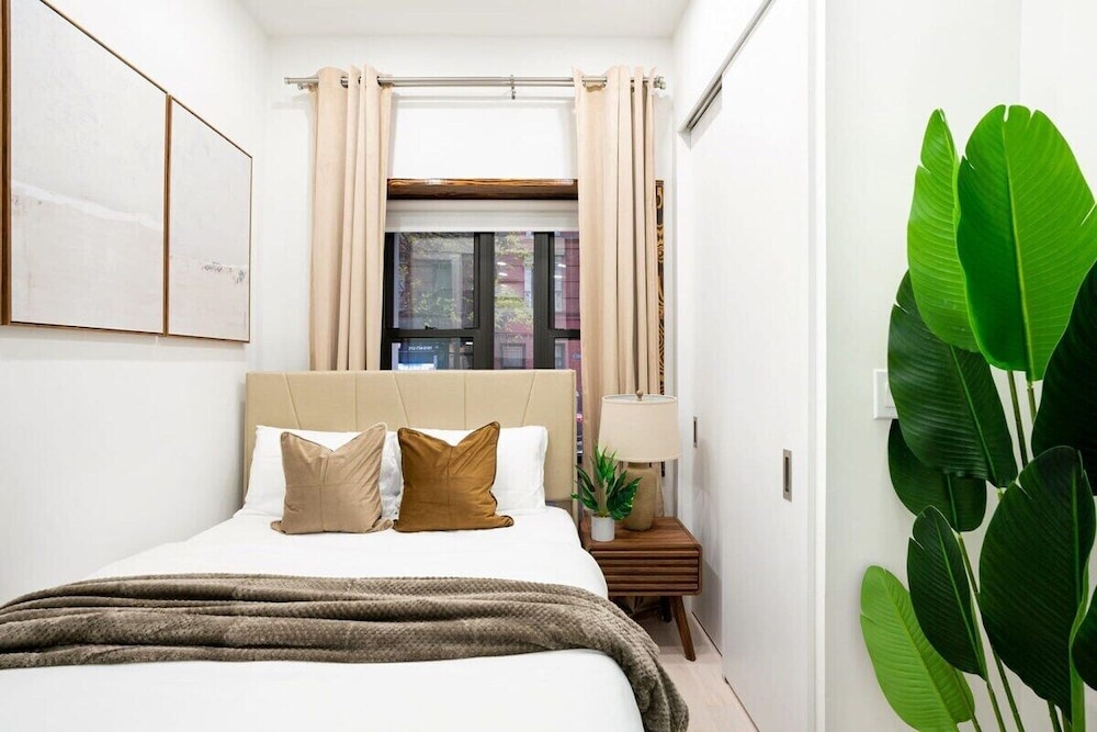 317 UES Apartments