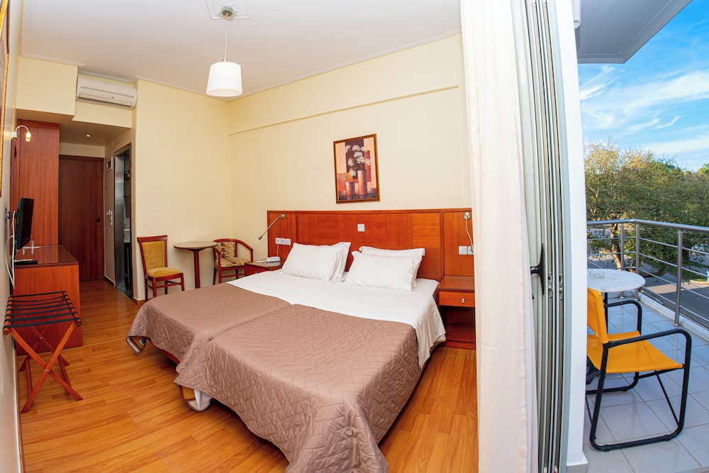 HOTEL ENA