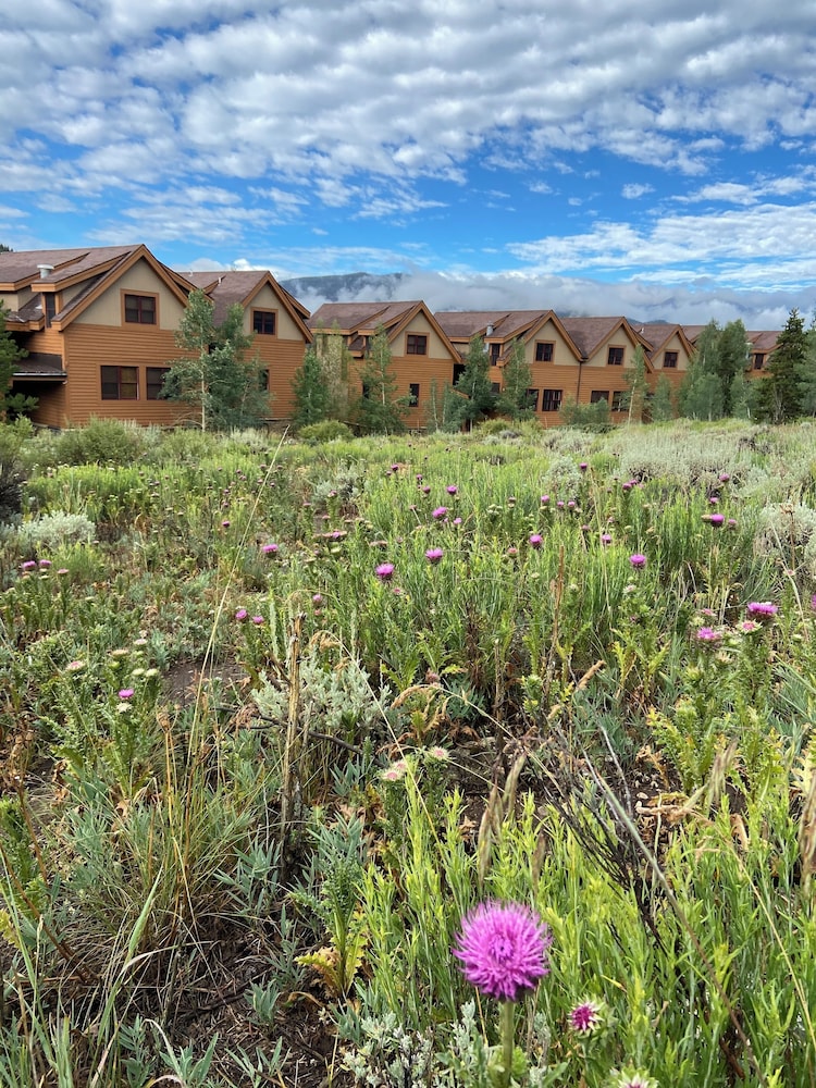 Antlers Gulch 501 by SummitCove Vacation Lodging