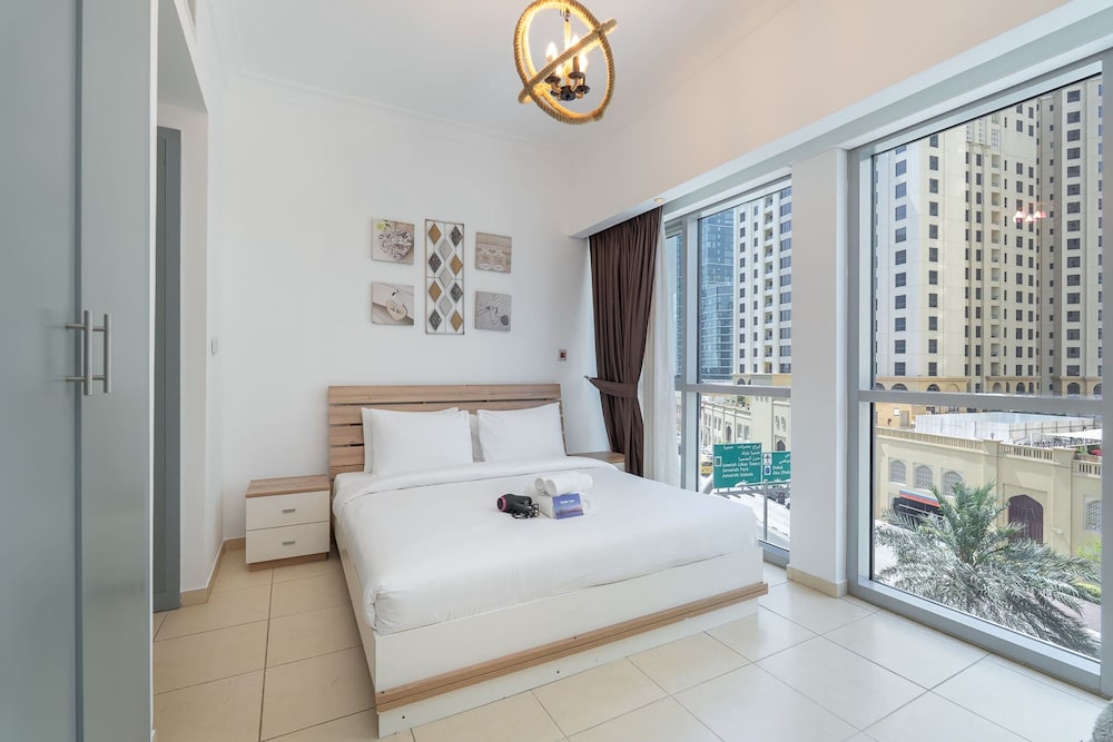 Exceptional and Stunning 1 Bedroom in Dubai Marina