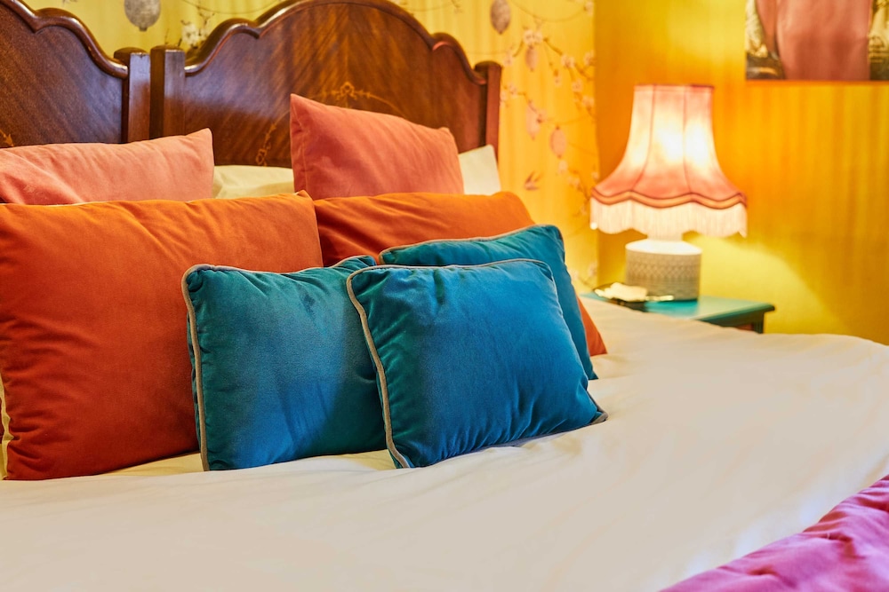 Host Stay The Little Townhouse