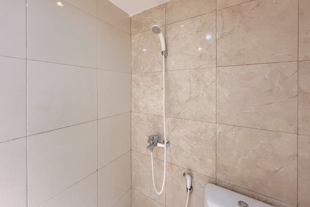 Studio Apartment With Access To Pakuwon Mall At Orchard Supermall Mansion