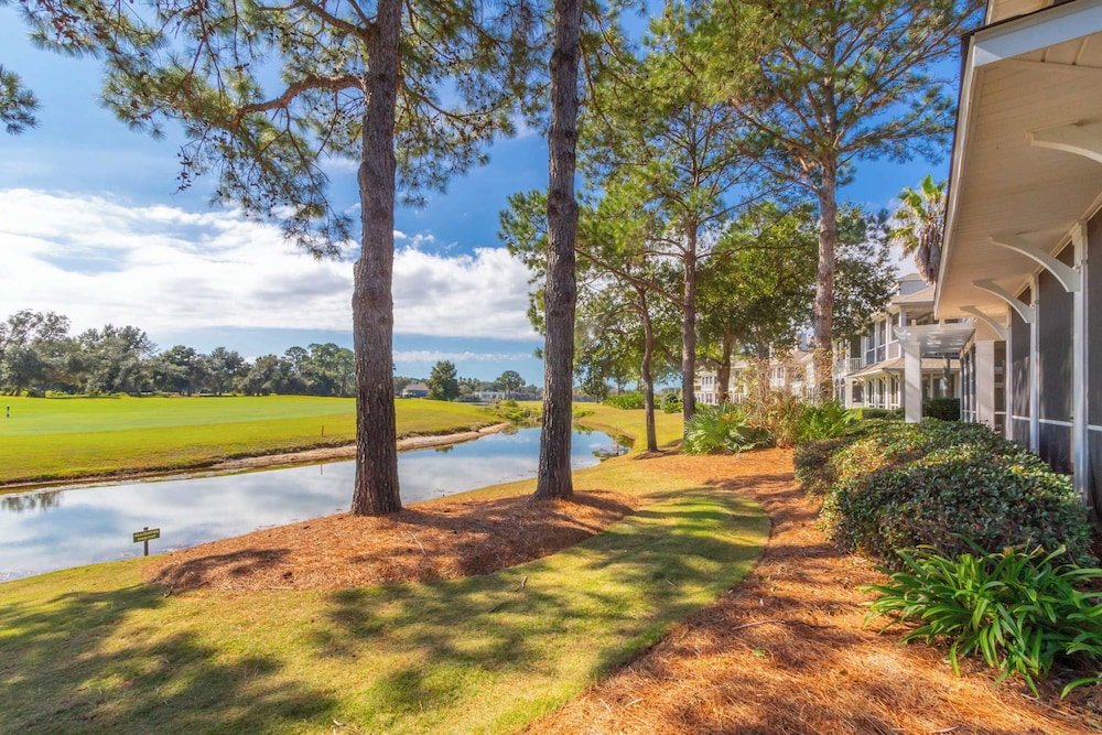 Luxury 3 Bed 3 Bath Resort Beaches Pool Golf