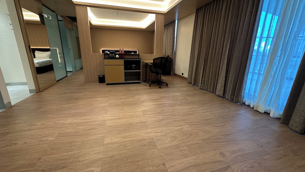 37th Crescent Navi Mumbai