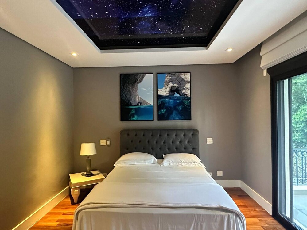 Mans o 6 Suites Riviera