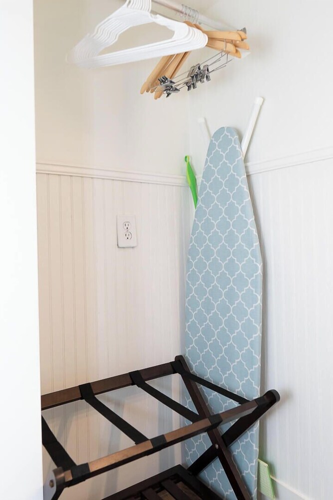 Newly Renovated Sunsuite! Centrally Located With Resort Access!
