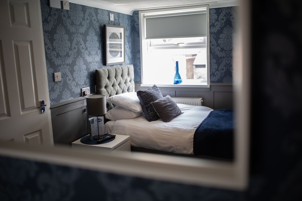 South Shields Vacations - Clifton Guest House - Property Image 3