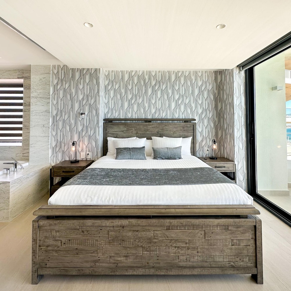 Brand New 6 Bedroom Penthouse
