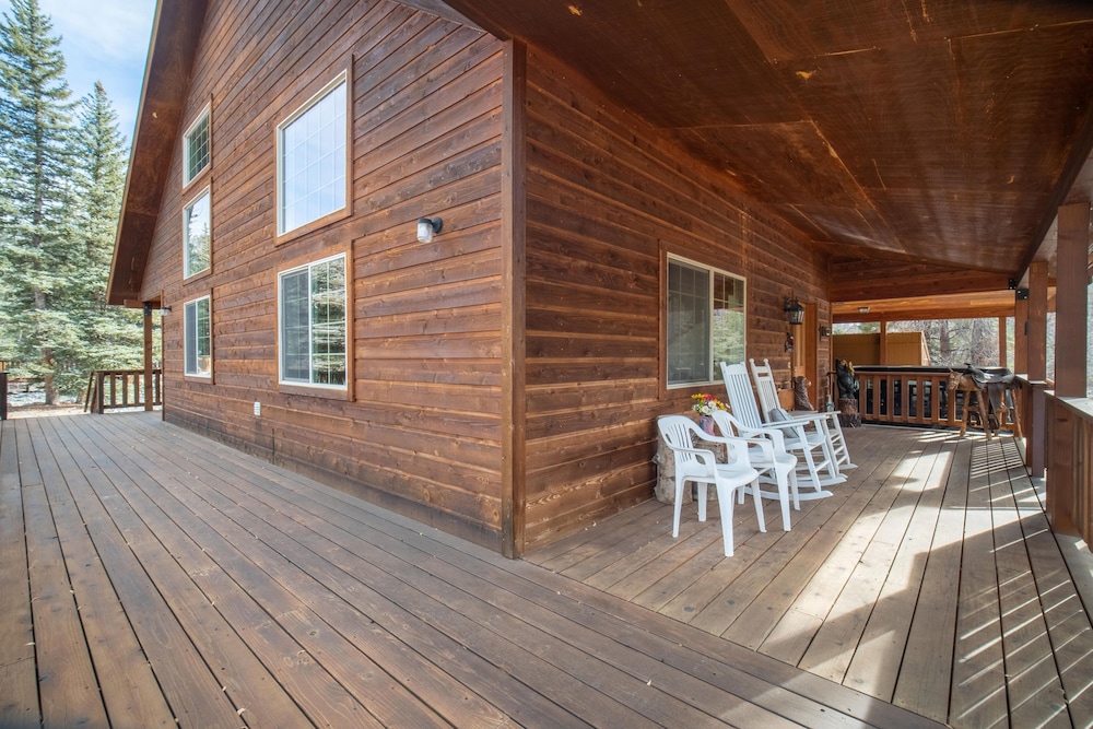 Bear Paw Lodge