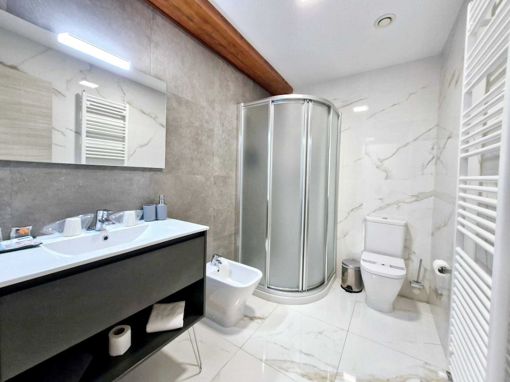 Feeling Home - Suites&Rooms