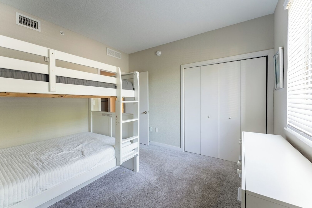 Daytona 3BR Getaway Pool, Gym, Pet Friendly