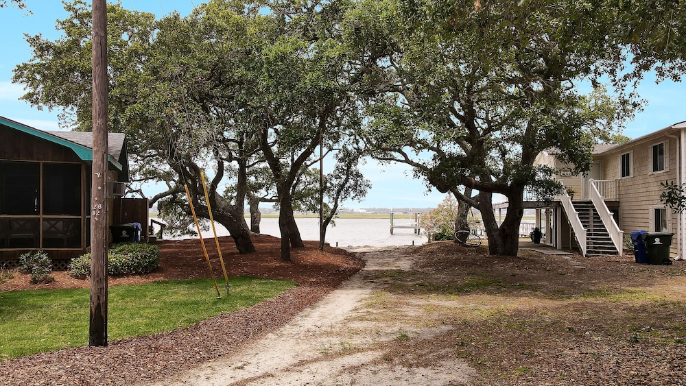 Oceanwatch Cottage by Topsail Realty