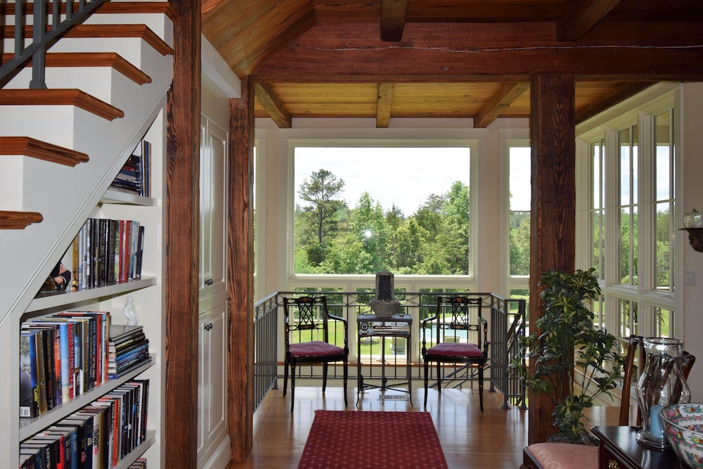 Cedar Spring Inn & Spa