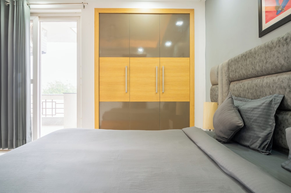 Housr 3 BHK Apartment Sector 45 Gurgaon