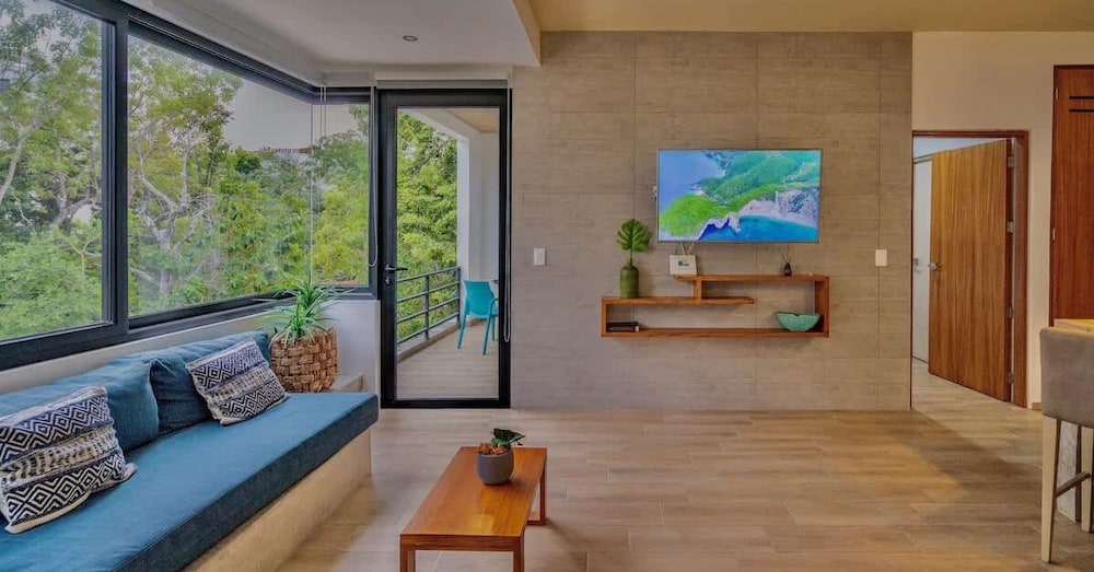 4 Br Private Rooftop Pool Spacious Exclusive
